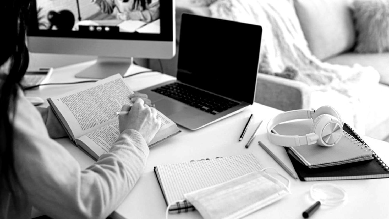 Análisis de datos financieros en pantalla